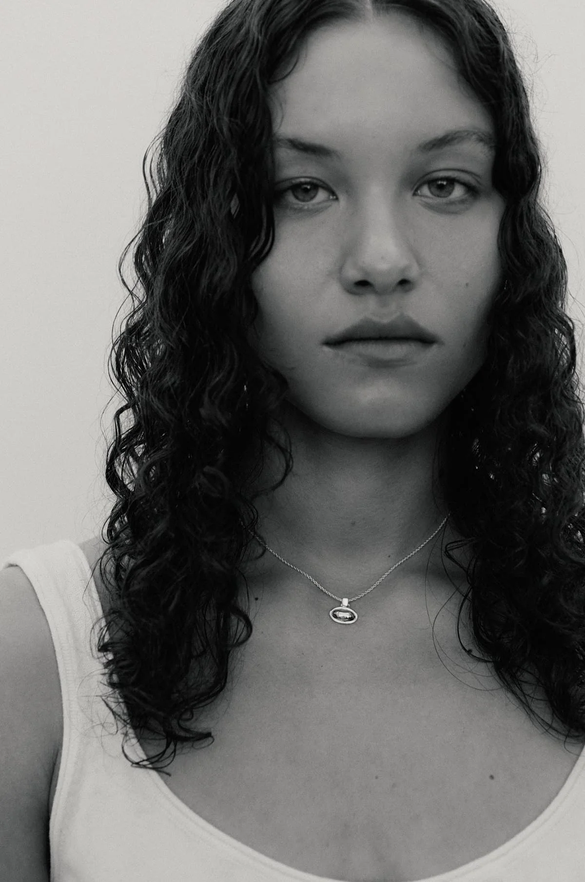 Contour Silver Necklace - Image 3