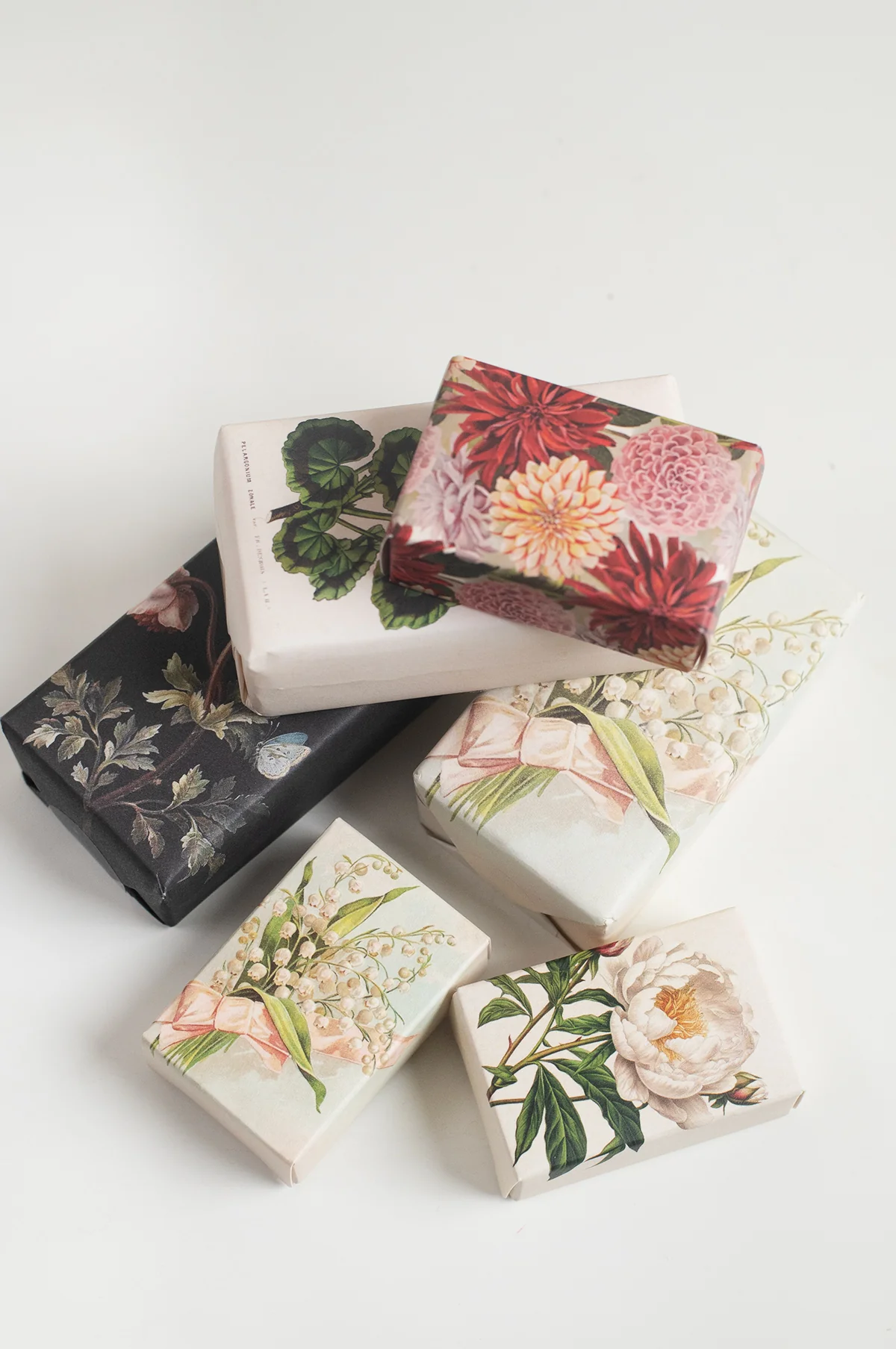 Lily of the Valley Soap Bar 200g - Image 2