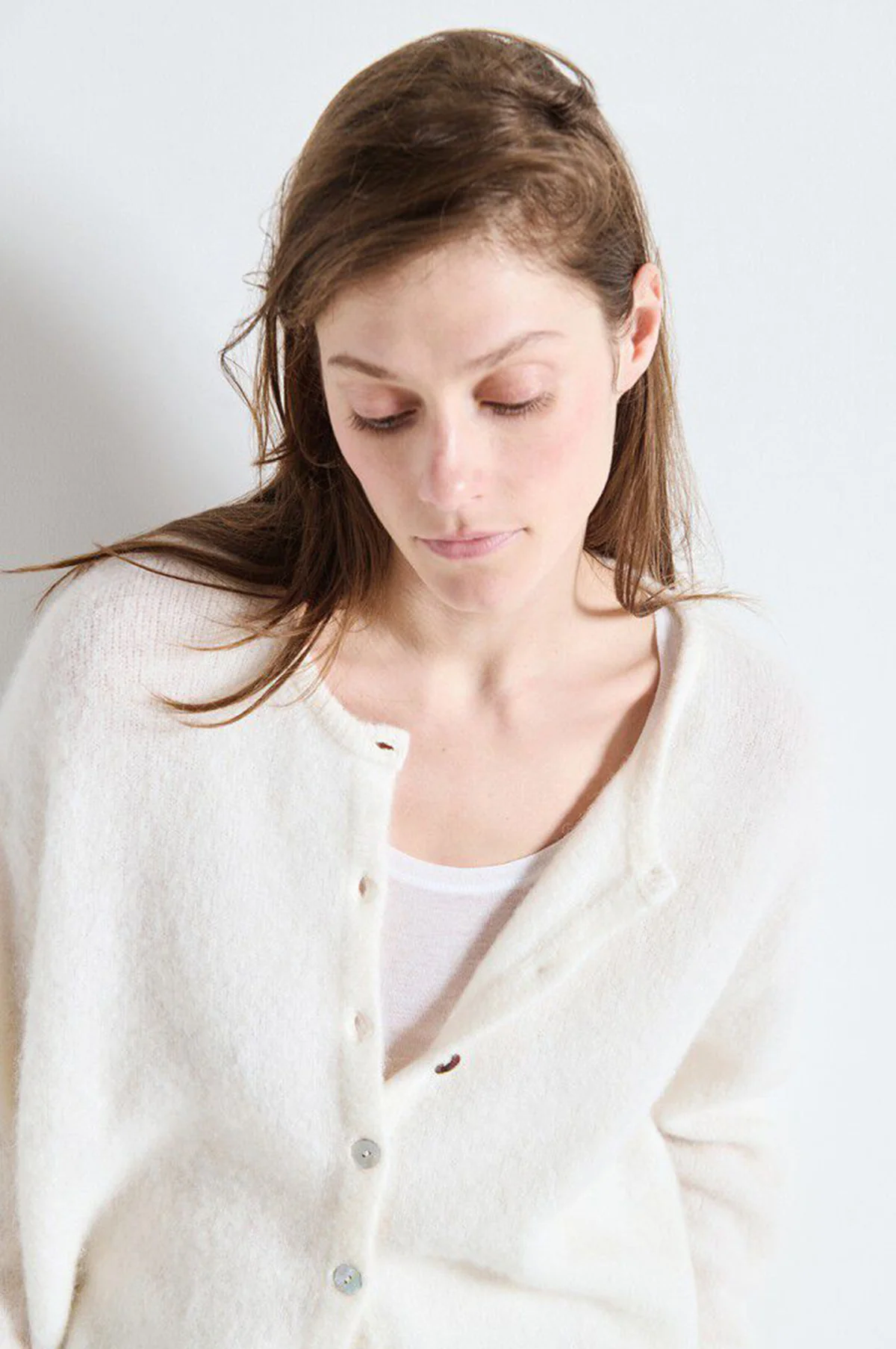 Vitow Cardigan White - Image 4