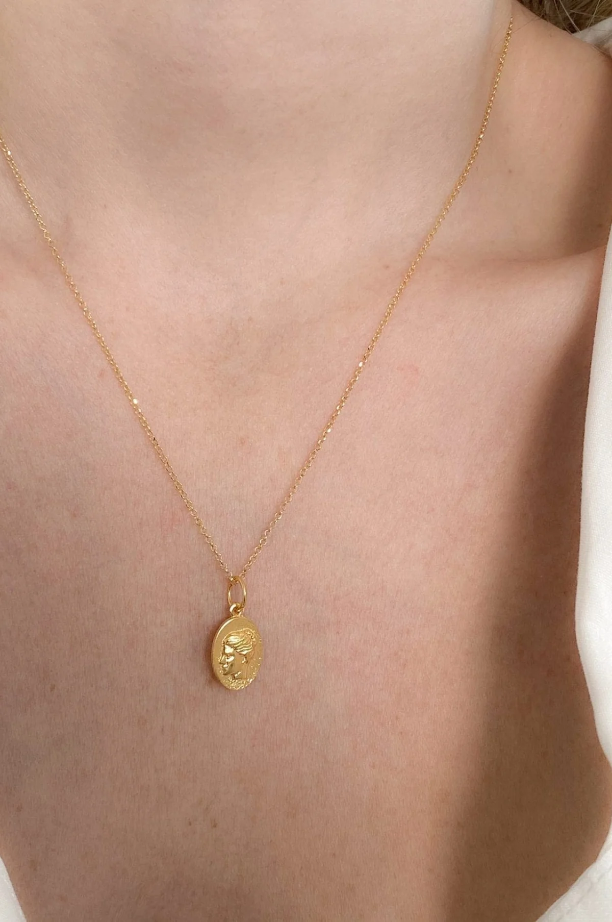 Ygieia Gold Charm - Image 2